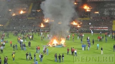 Стадионы защитят зрителей от футбольных хулиганов